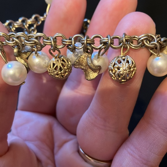 Vintage Faux pearl Jewelry Lot of 2 necklaces (Napier) and 1 bracelet - Picture 9 of 10